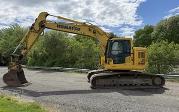 Komatsu pc228 w/ Thumb